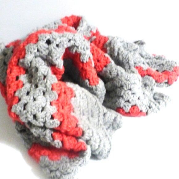 Coral Handmade KNITTED BLANKET Lap Blanket Pet Blanket Dog Blanket Dog Bed Doll - Picture 2 of 5